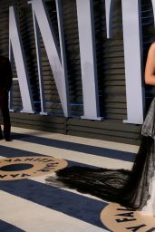 Hailee Steinfeld – 2018 Vanity Fair Oscar Party in Beverly Hills
