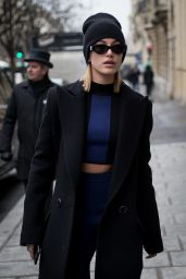 Hailey Baldwin Street Fashion - Paris 03/01/2018