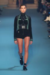 Hailey Baldwin Walks Off-White Show – Paris Fashion Week 03/01/2018