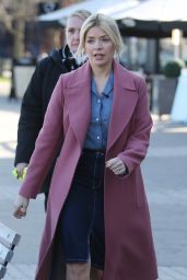 Holly Willoughby - Outside ITV Studios in London 03/26/2018