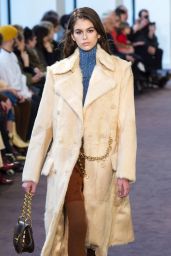 Kaia Gerber Walks Chloe Show, Paris Fashion Week 03/01/2018