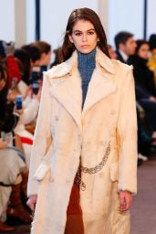 Kaia Gerber Walks Chloe Show, Paris Fashion Week 03/01/2018