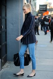 Karlie Kloss in Casual Outfit – New York City 03/26/2018