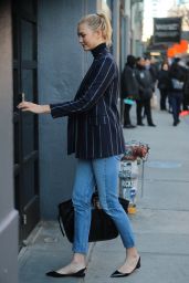 Karlie Kloss in Casual Outfit – New York City 03/26/2018 • CelebMafia