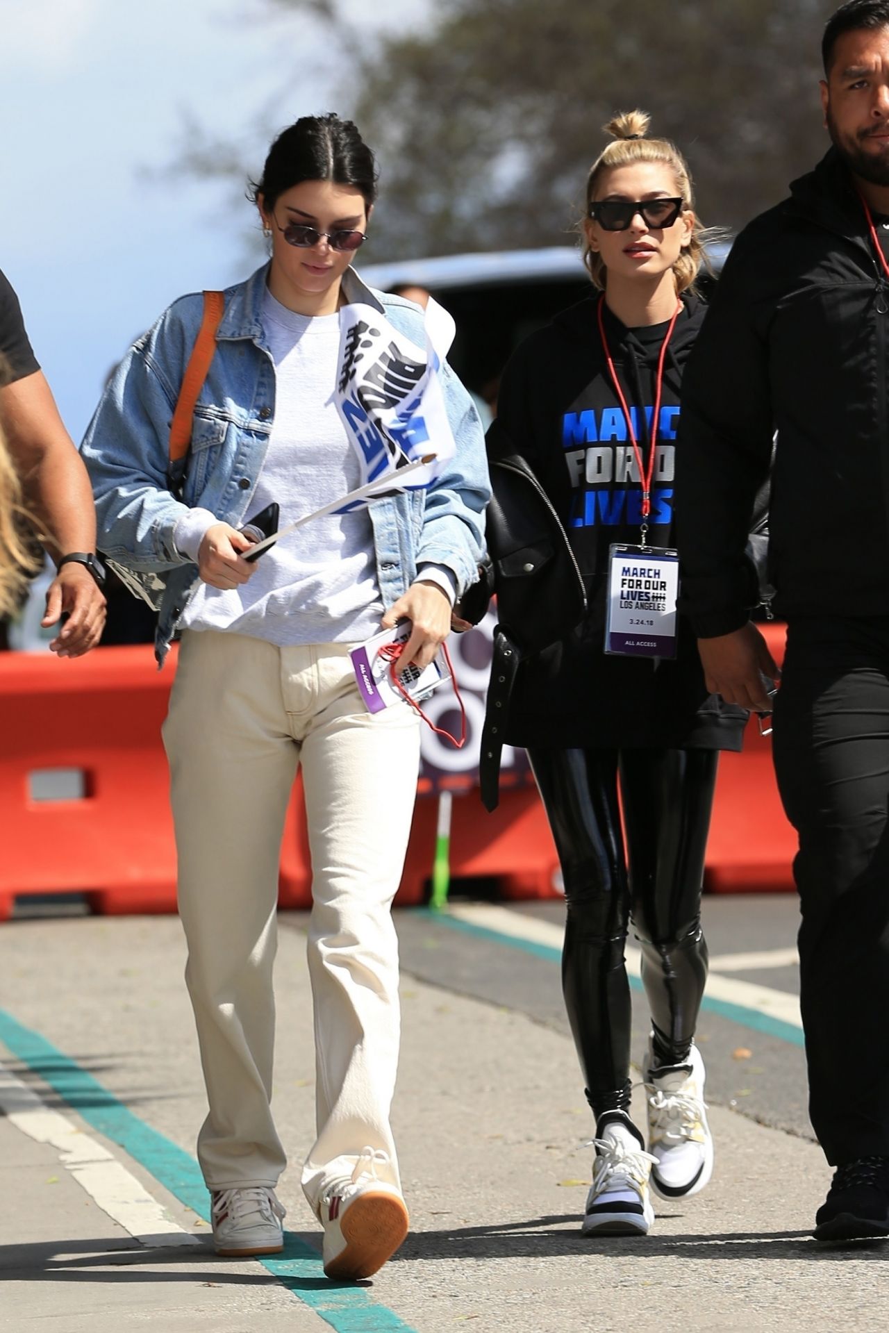 Hailey Baldwin March For Our Lives Los Angeles March 24, 2018 – Star Style