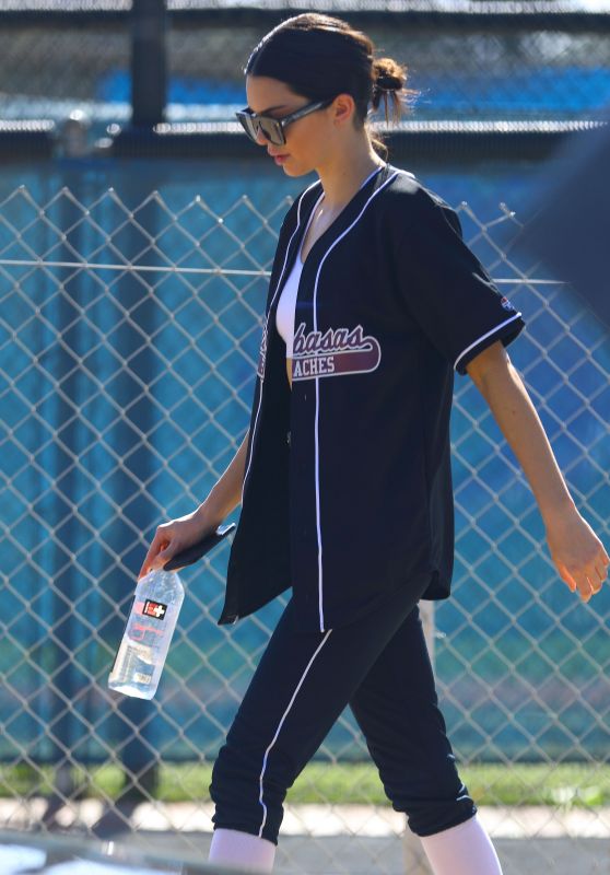 Kendall Jenner - Leaves Baseball in Los Angeles