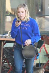 Kristen Bell Enjoys Breakfast at Little Dom