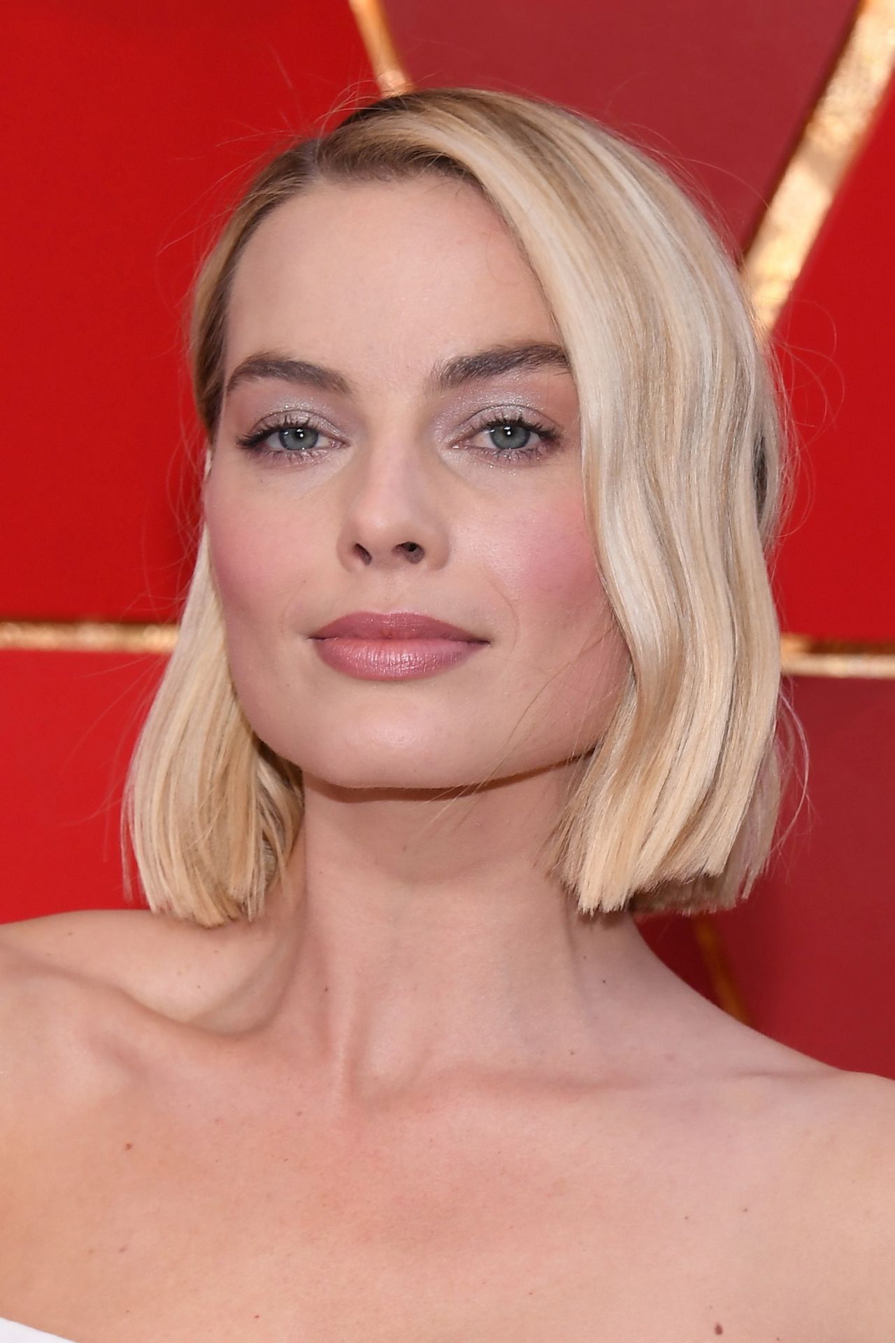 Margot Robbie Oscars 2018 Red Carpet • Celebmafia