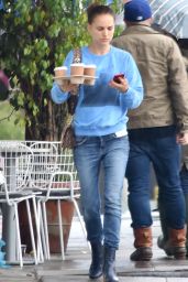 Natalie Portman - Buying Coffee in Los Angeles 03/22/2018
