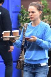 Natalie Portman - Buying Coffee in Los Angeles 03/22/2018