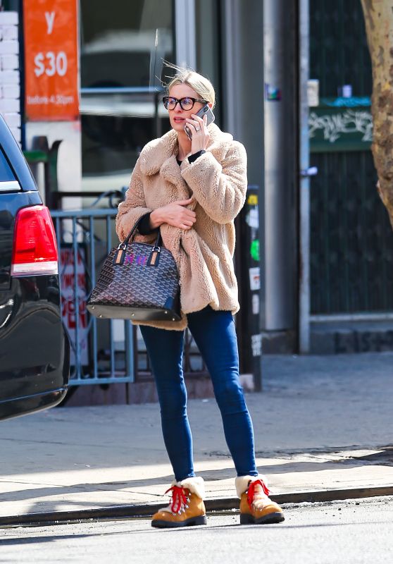 Nicky Hilton - Chatting on Her Cell  Phone in New York
