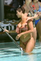 Nicole Murphy in Bikini - Relaxes by the Pool in Miami Beach 03/11/2018