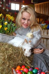 Pamela Anderson at the Easter Market in Gut Aiderbichl in Henndorf, Austria 03/17/2018