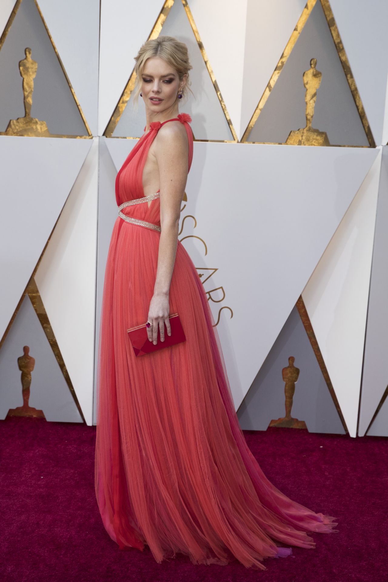 Samara Weaving \u2013 Oscars 2018 Red Carpet