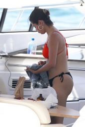 Selena Gomez in Bikini - Cruising Around Sydney Harbour