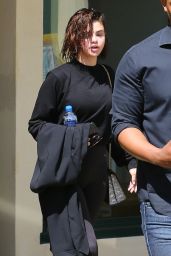 Selena Gomez Sports Wet Hair - Hollywood 03/29/2018