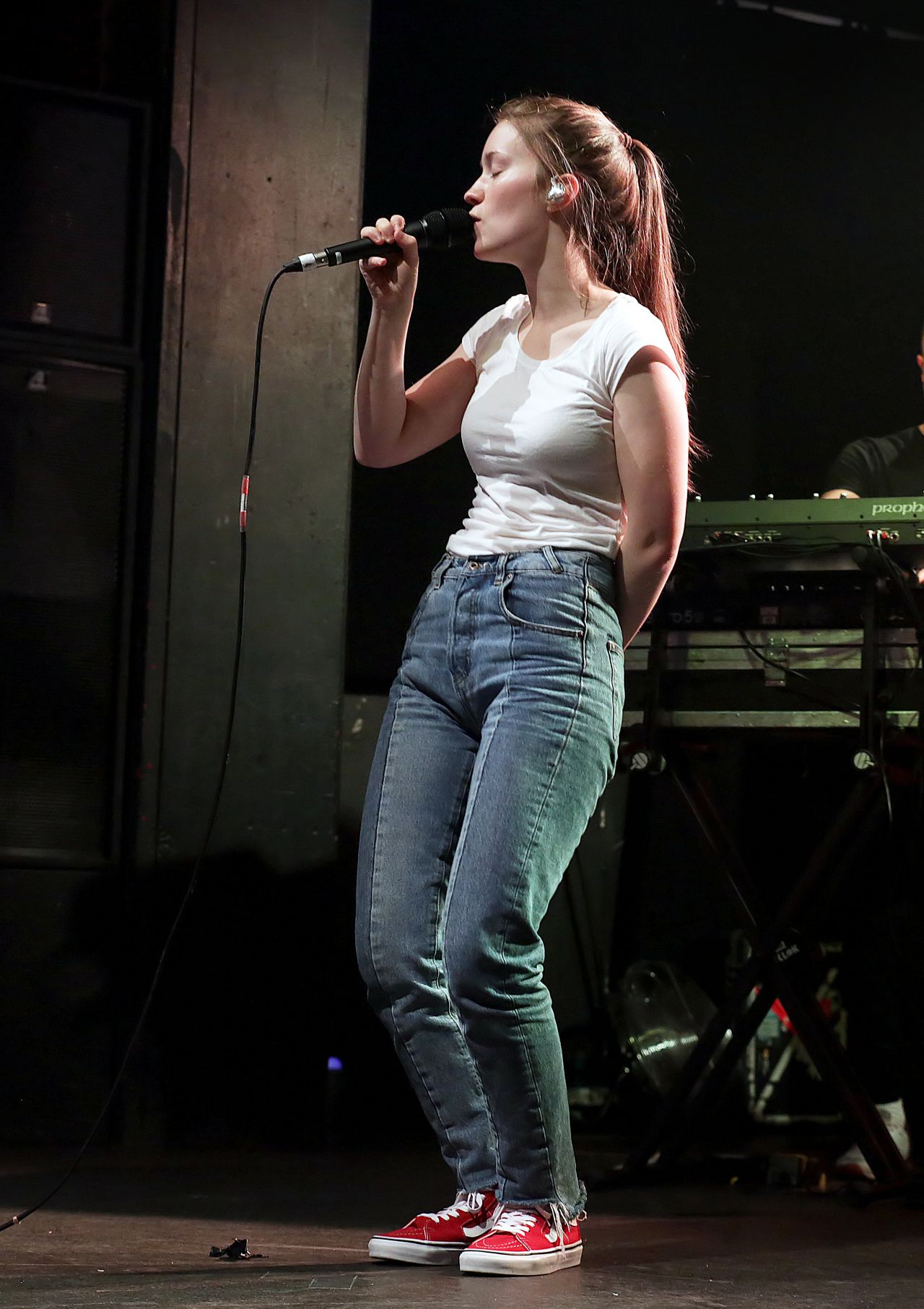 Sigrid Performing at Manchester Academy 03/24/2018 • CelebMafia