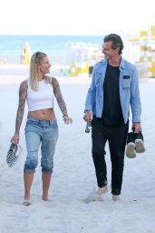 Sophia Thomalla and Gavin Rossdale on the Beach in Miami 03/25/2018