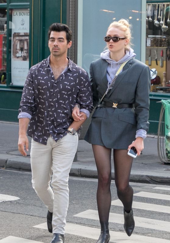 Sophie Turner and Joe Jonas - Shopping in Paris 03/05/2018