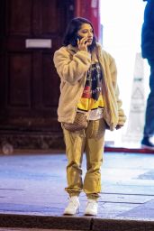 Vanessa White - Stops by a Chicken Shop in Brixton 03/13/2018