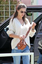 Alessandra Ambrosio Heads to Lunch at The Ivy in Santa Monica 04/19/2018
