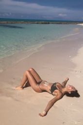 Alexis Ren in Bikini - Social Media 04/08/2018