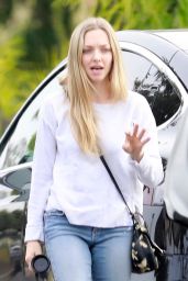 Amanda Seyfried Arriving at an Easter Party in Los Angeles 04/01/2018
