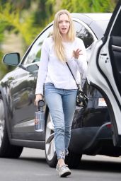 Amanda Seyfried Arriving at an Easter Party in Los Angeles 04/01/2018