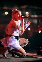 Ariana Grande - Performs With Kygo at Coachella 2018