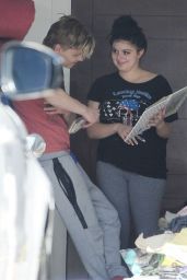 Ariel Winter - Cleaning out the Garage in Los Angeles 04/19/2018