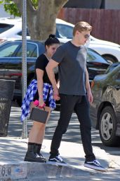 Ariel Winter Out With Her Boyfriend in Los Angeles 04/26/2018