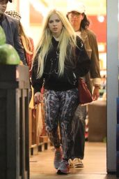 Avril Lavigne - Grocery Shopping With Her Rumored Boyfriend at a Store in LA 04/18/2018