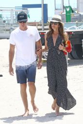 Cindy Crawford at the Beach in Miami 03/31/2018