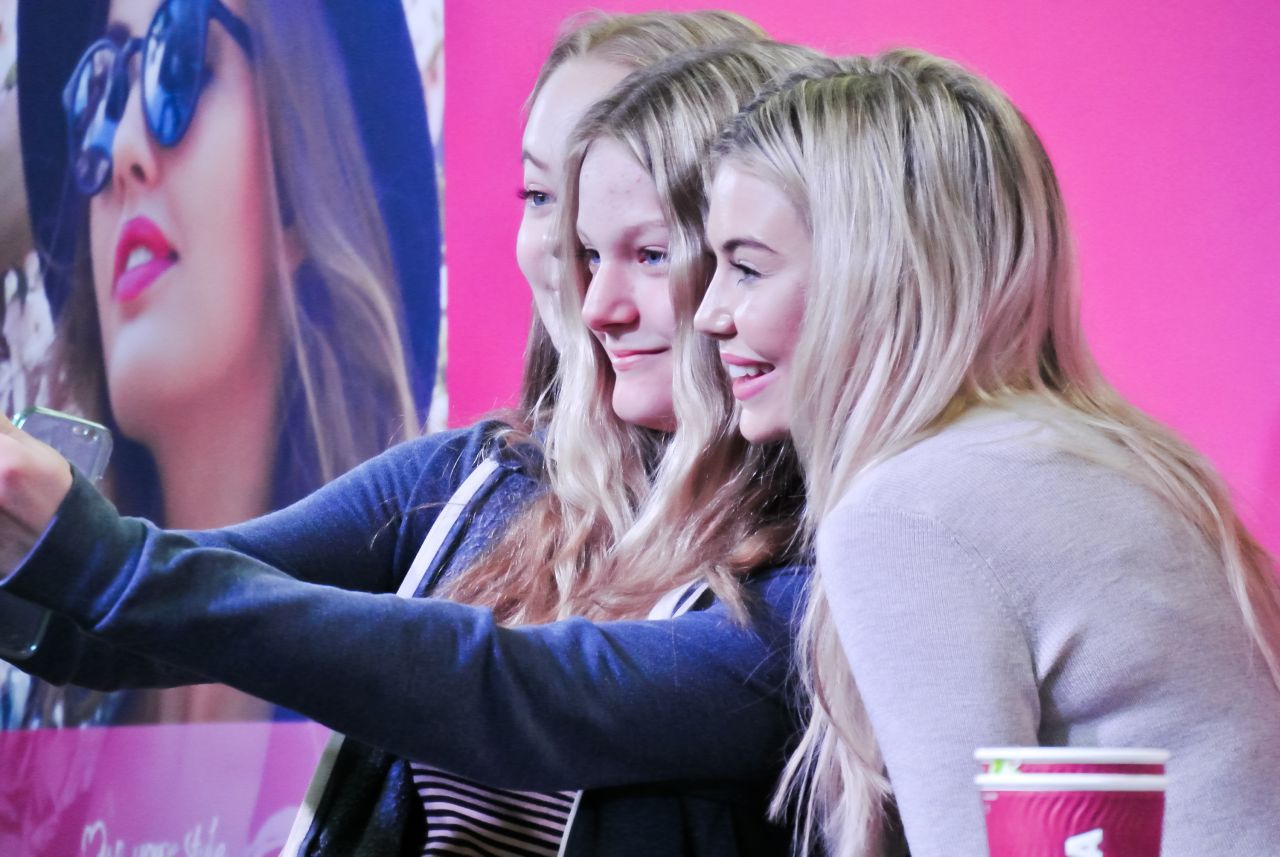 Georgia Toffolo - Hosts a Meet and Greet at Solihull Touchwood Shopping