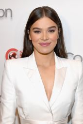 Hailee Steinfeld - Paramount Pictures Presentation at CinemaCon 2018 in Las Vegas