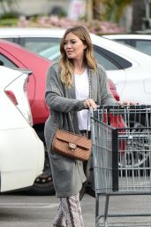 Hilary Duff - Grocery Shopping in Los Angeles 04/16/2018a