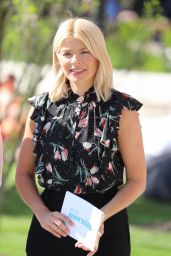Holly Willoughby - Filming This Morning in London 04/19/2018