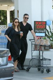 Jessica Alba - Shopping at Bristol Farms in Beverly Hills 04/14/2018