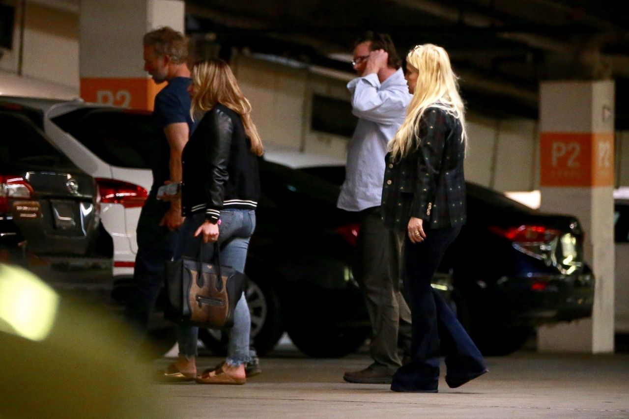 Jessica Simpson and Eric Johnson - Shopping at 
