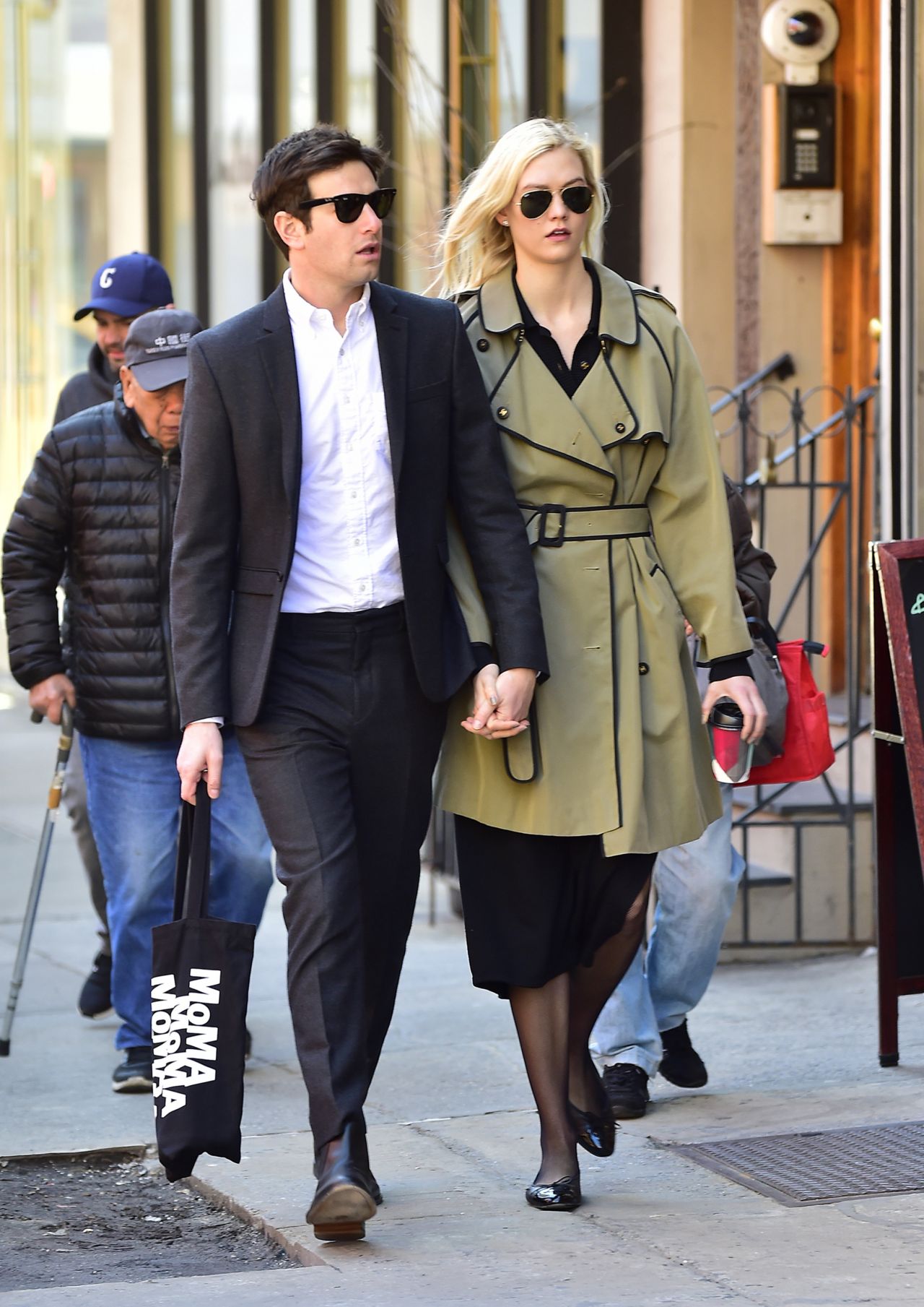 Karlie Kloss With Her Boyfriend Out in Soho, NYC 04/01/2018 • CelebMafia