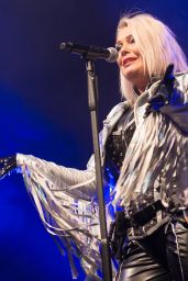Kim Wilde Performs at the Old Fruit Market in Glasgow 04/02/2018