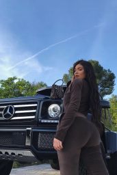 Kylie Jenner - Social Media Pics 04/13/2018