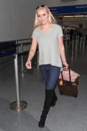 Lindsey Vonn in Travel Outfit - LAX in Los Angeles 04/20/2018