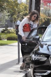 Mandy Moore - Leaving an Animal Hospital in Los Angeles 04/08/2018