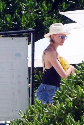 Naomi Watts Candids - Vacation in Tulum, Mexico 04/06/2018