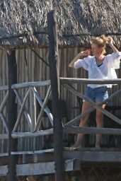 Naomi Watts Candids - Vacation in Tulum, Mexico 04/06/2018