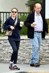 Natalie Portman - Gets Breakfast With Her Parents in Los Feliz 04/02/2018