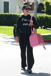 Paris Hilton Street Style - Out in Beverly Hills 04/10/2018