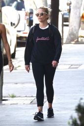 Reese Witherspoon in Tights - Leaving a Workout in LA 04/09/2018