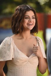 Selena Gomez - "Hotel Transylvania 3: Summer Vacation" Photocall in Culver City